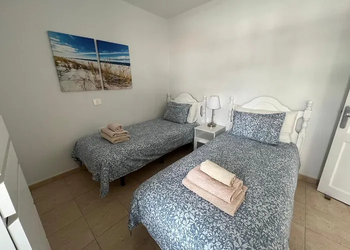 Oasis Blue - Beautiful 1 Bedroom Apartment On Private Complex With Pool